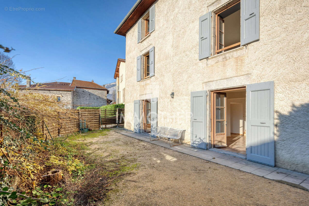 Appartement à SAINT-NAZAIRE-LES-EYMES