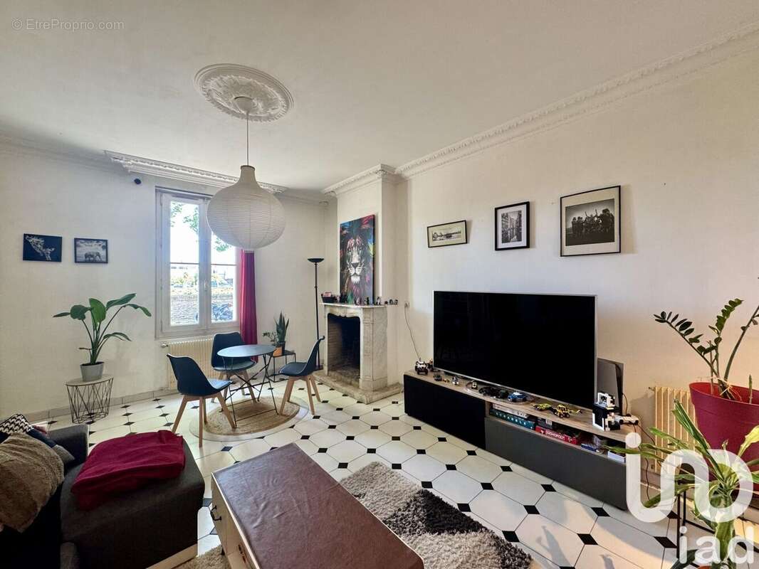 Photo 2 - Maison à CHATELLERAULT