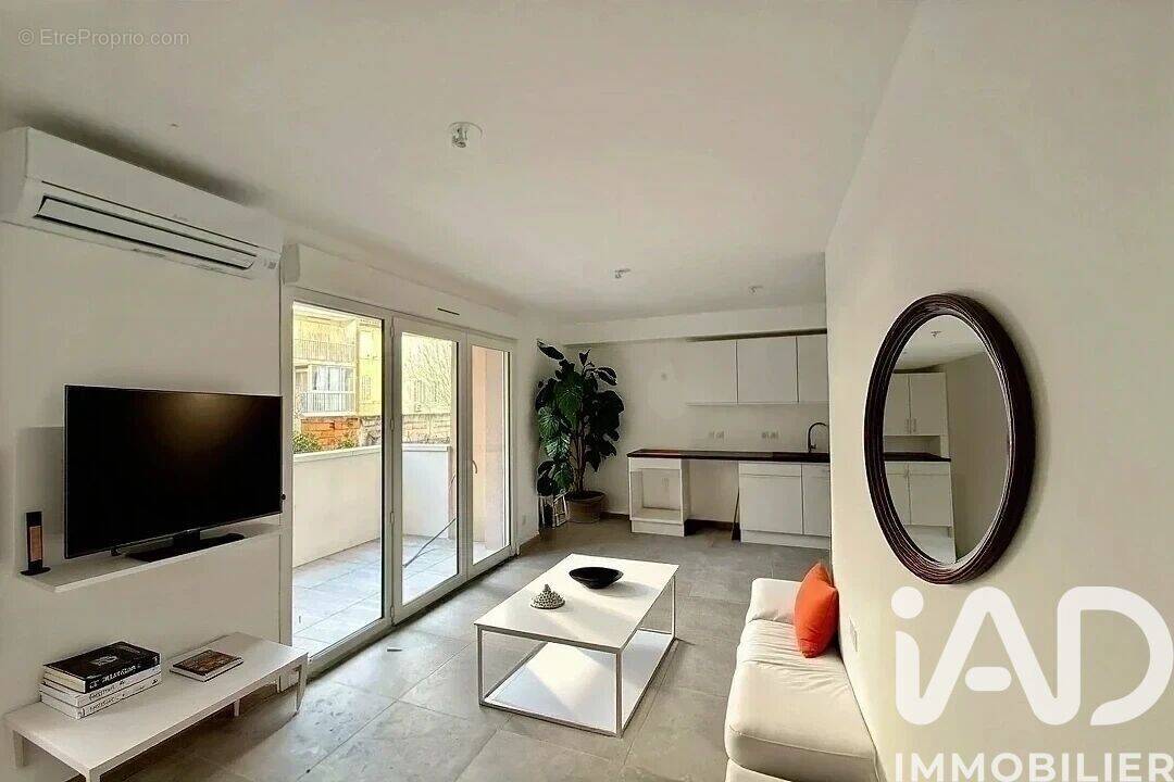 Photo 1 - Appartement à MARSEILLE-4E