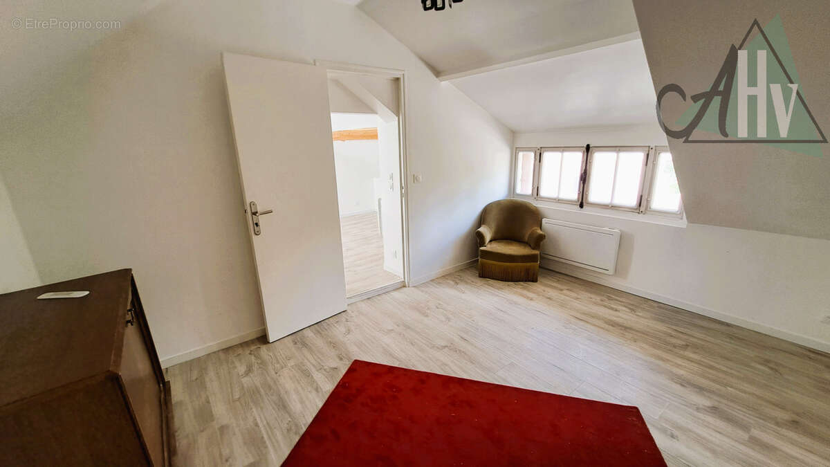 Proche BRAY SUR SEINE - Maison de 64 m2 avec 2 chambres, petit jardin avec garage - photo 8