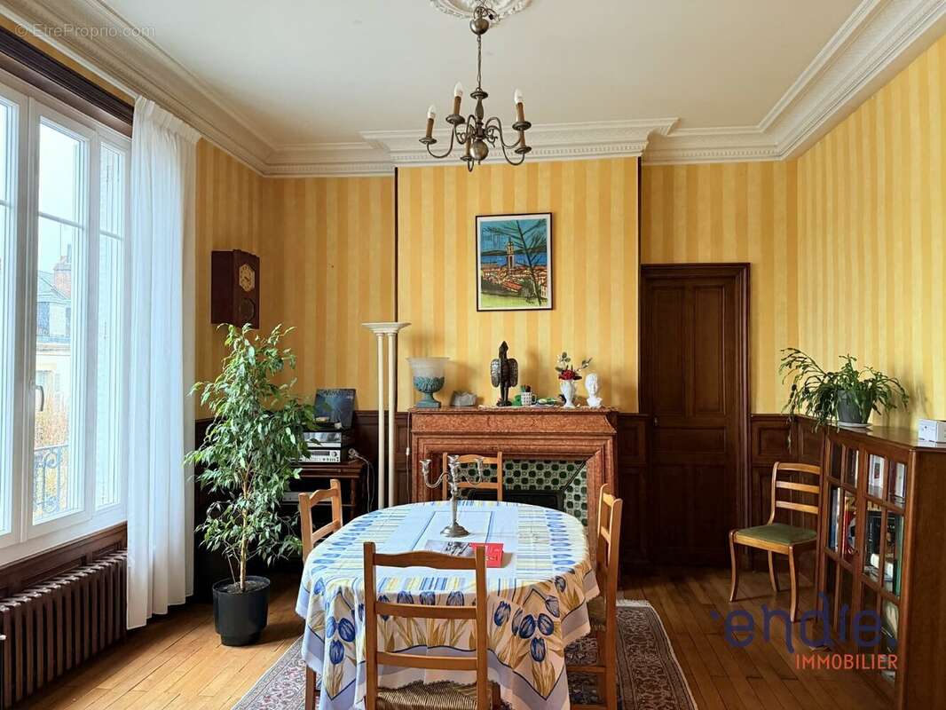 Appartement à MOULINS