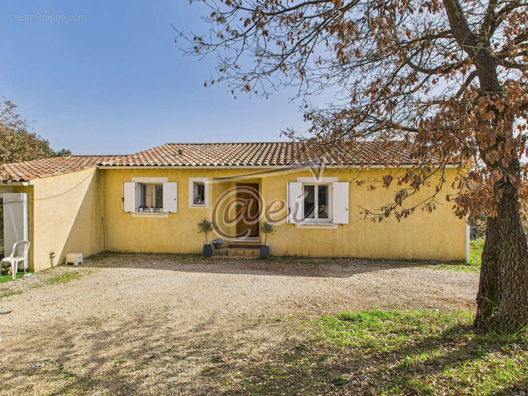 Maison à GINASSERVIS