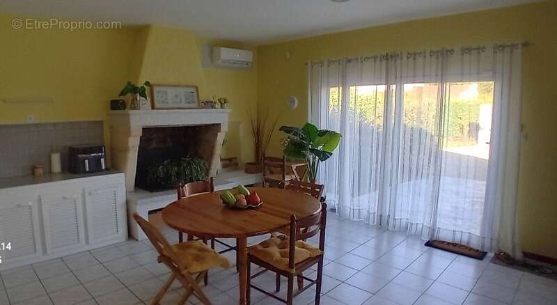 Maison à AMBARES-ET-LAGRAVE