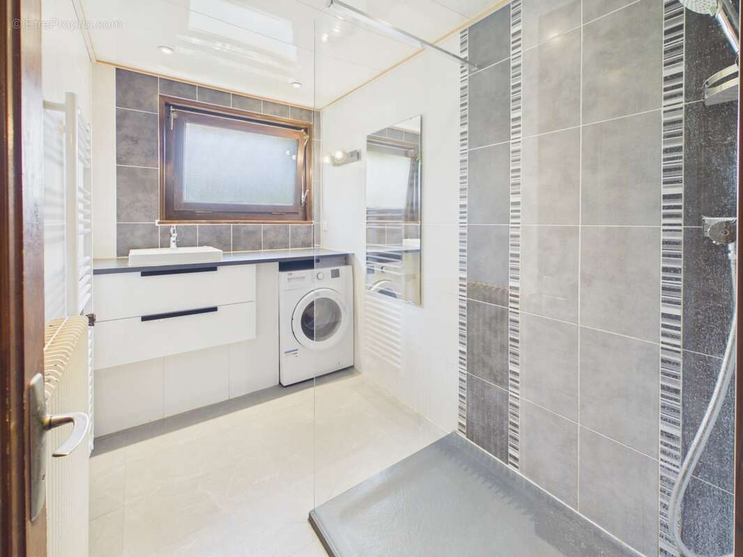 Haute Savoie (74), à vendre VERCHAIX - Domaine skiable Grand Massif - Appartement T5 - photo 11