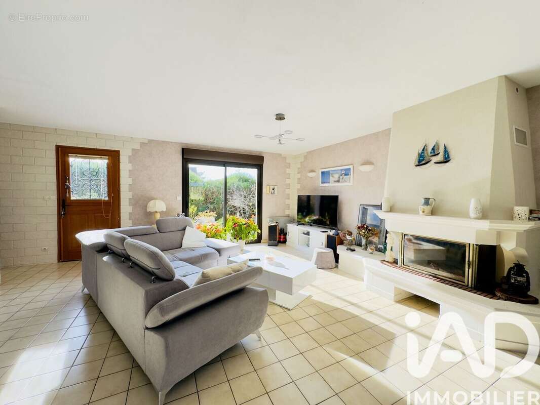 Photo 2 - Maison à MORIGNY-CHAMPIGNY