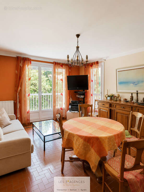 Appartement à COGOLIN
