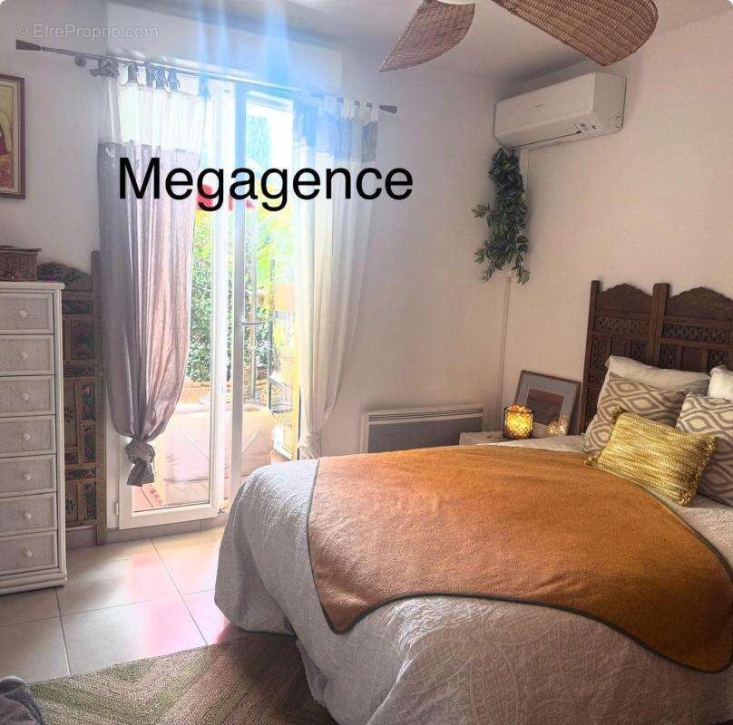 Appartement à BORMES-LES-MIMOSAS