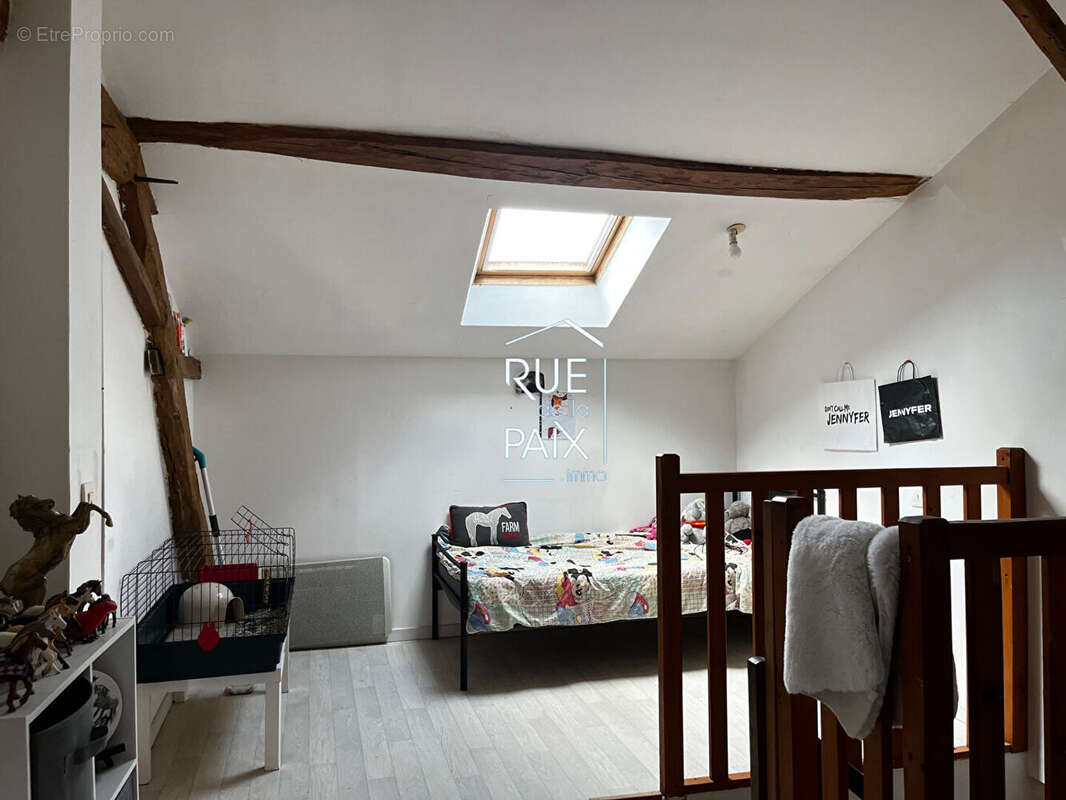 Maison à MONTS-SUR-GUESNES