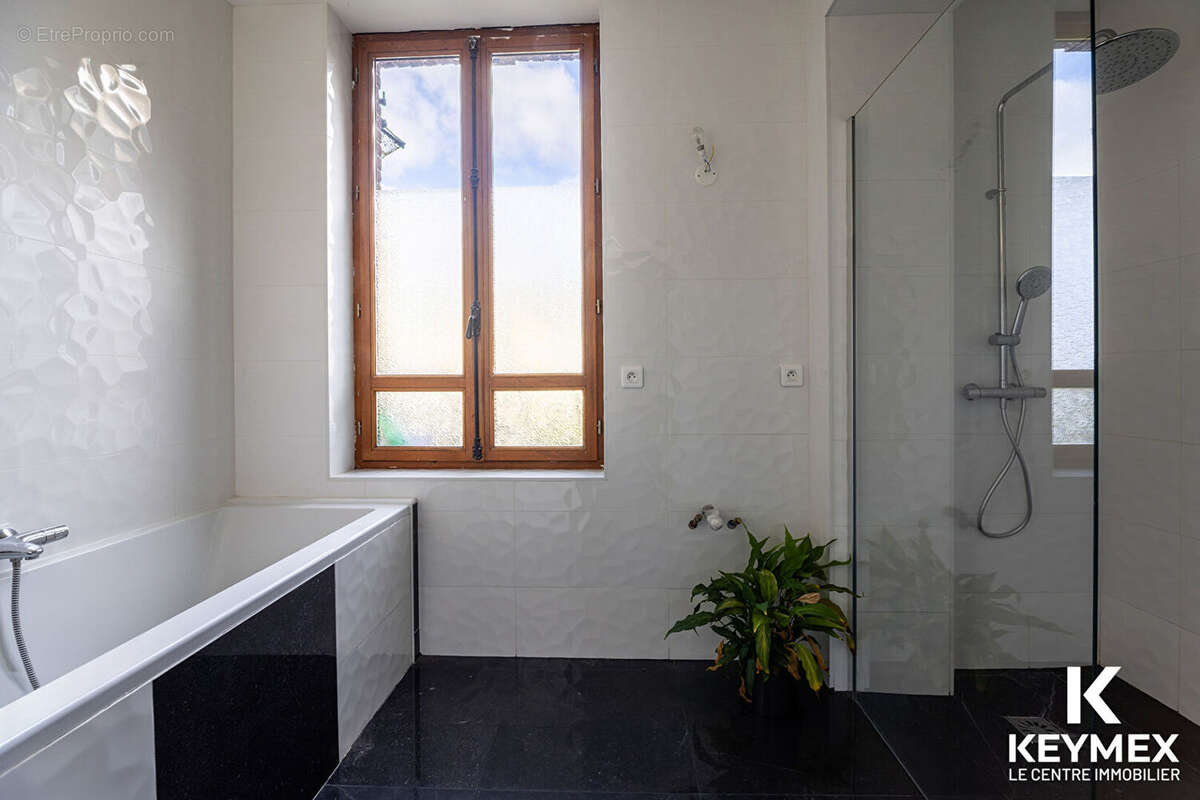 Maison à SAINTE-GENEVIEVE