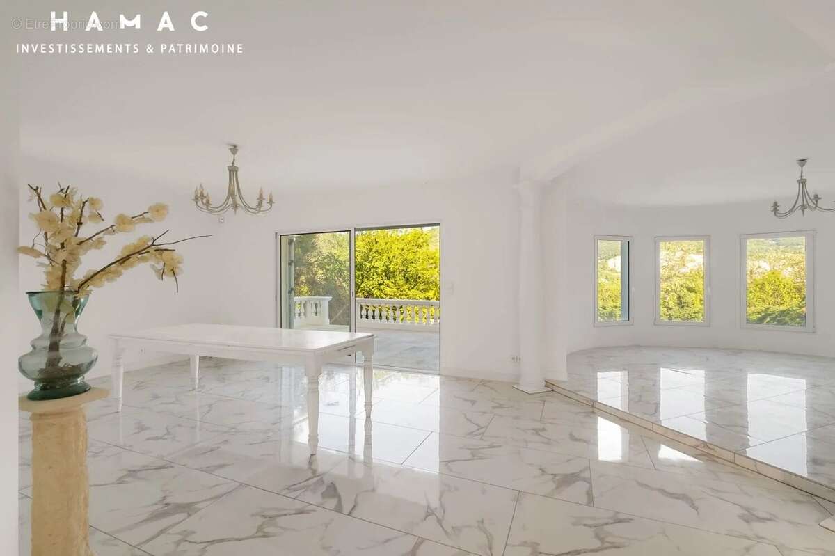 Maison -  6 pièces - Rochetaillée -sur-Saône - photo 9