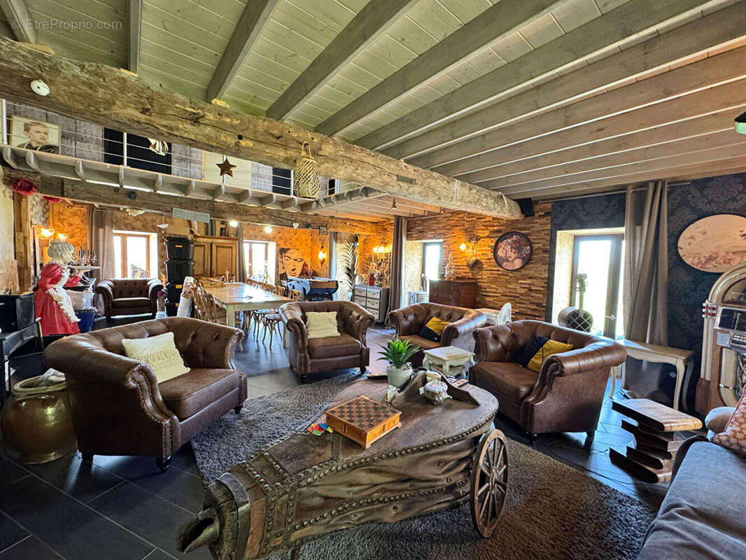 Appartement à L'ETANG-BERTRAND