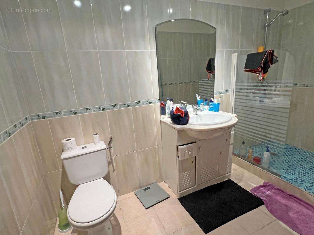 Maison à EGLISE-NEUVE-DE-VERGT