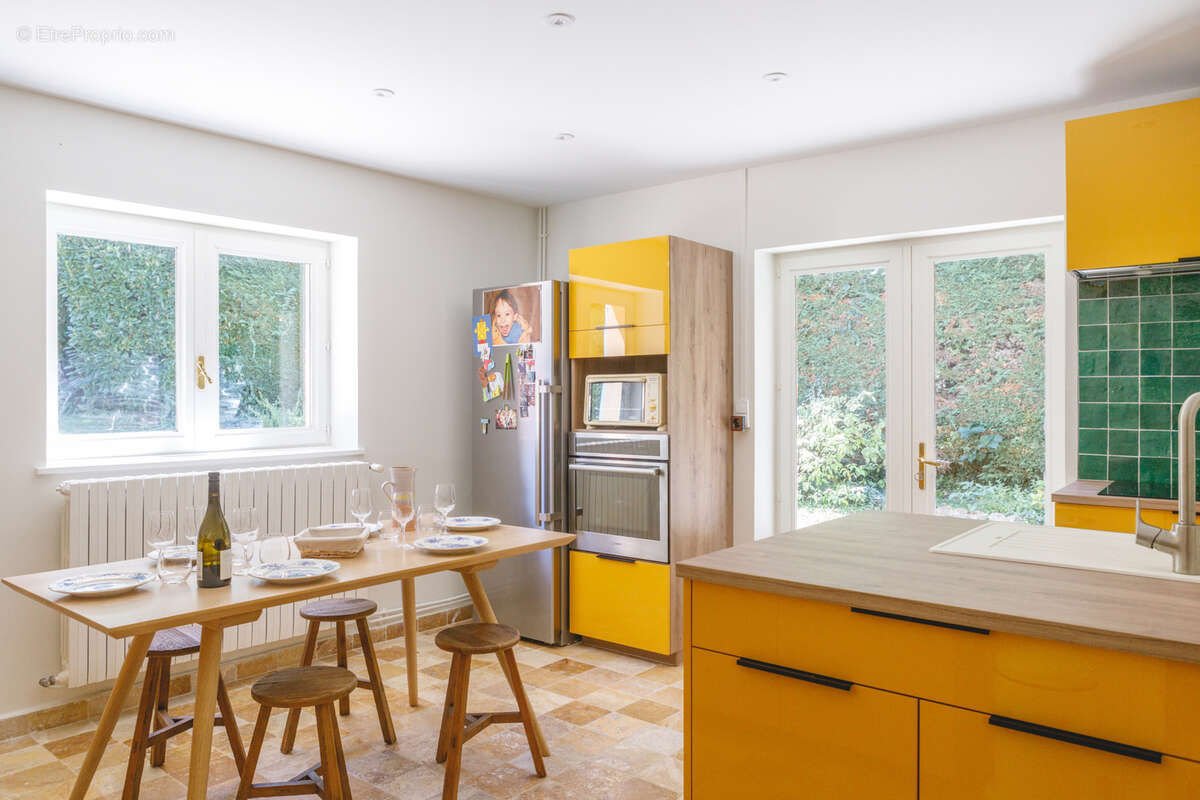 Maison à MOGNENEINS