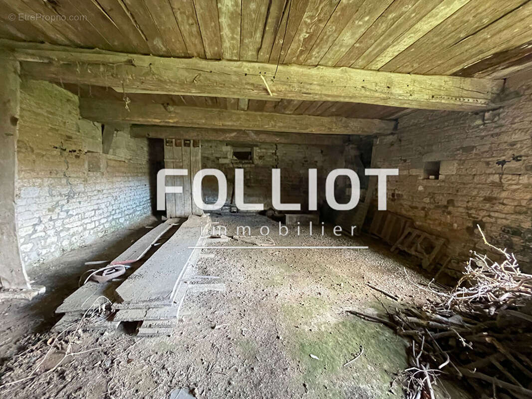 Maison à LAIZE-LA-VILLE