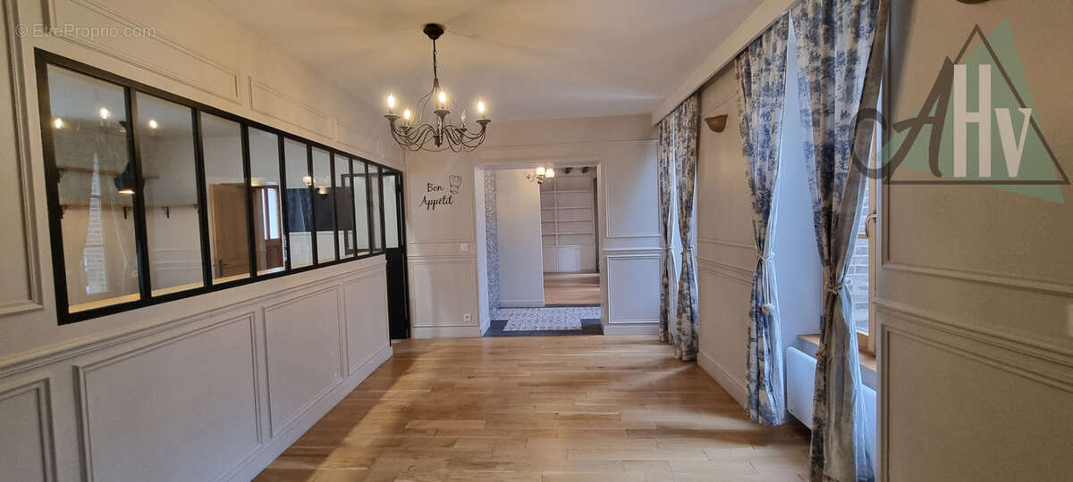Maison à ESTERNAY