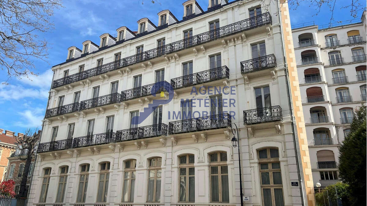 Un appartement familial de standing dans un cadre historique unique - photo 8