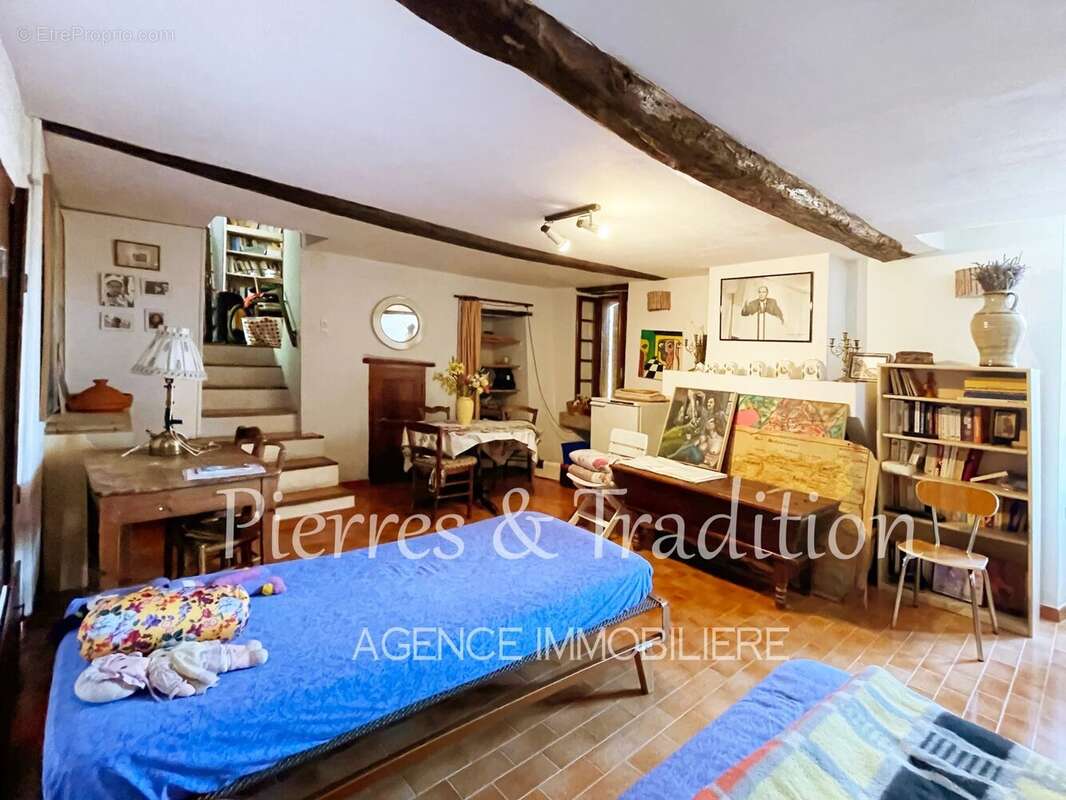 Luberon, Céreste, jolie maison de village avec terrasse - photo 9