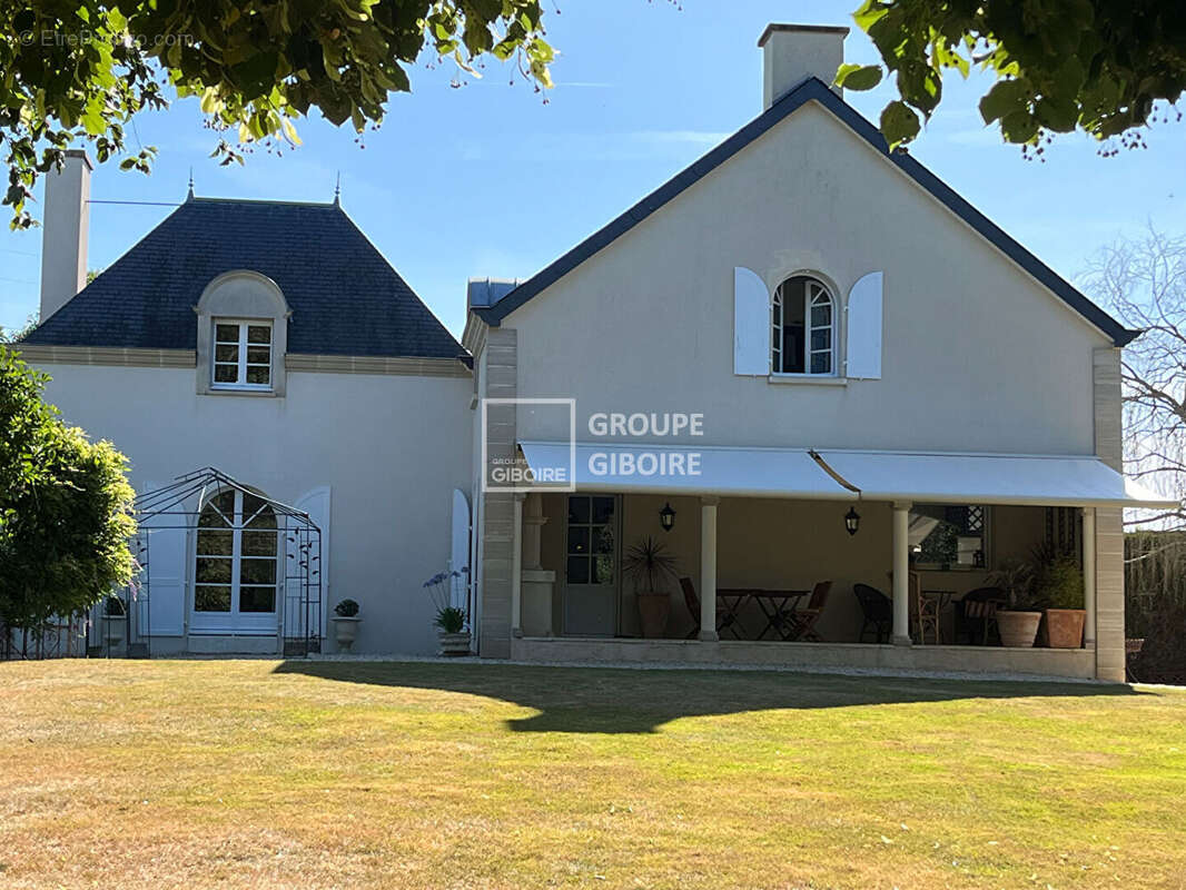 A vendre - agence giboire - demeure d'exception aux portes de rennes de plus de 227m² sur un parc arbore de 2355 m² - photo 11