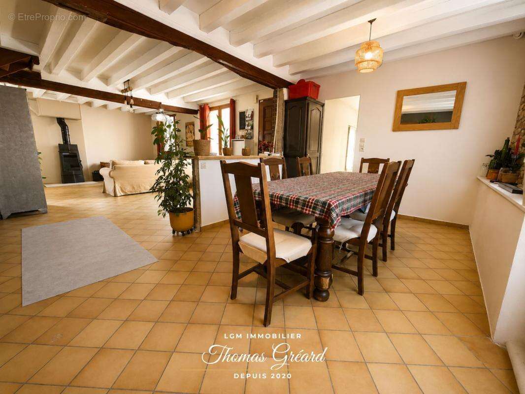 Maison à colombages 193 m² avec 5 chambres, jardin et piscine à Authon - photo 5