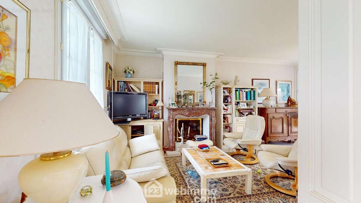 Séjour avec insert. - Maison à JARD-SUR-MER