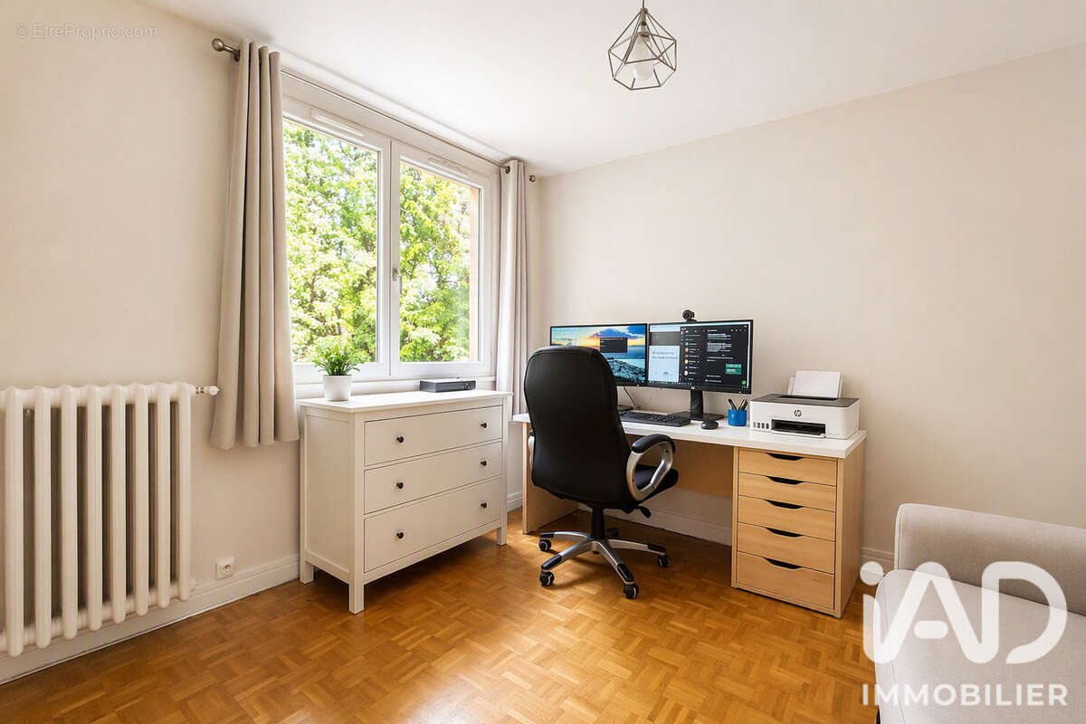 Appartement 92 m² à La Celle-Saint-Cloud  - photo 8