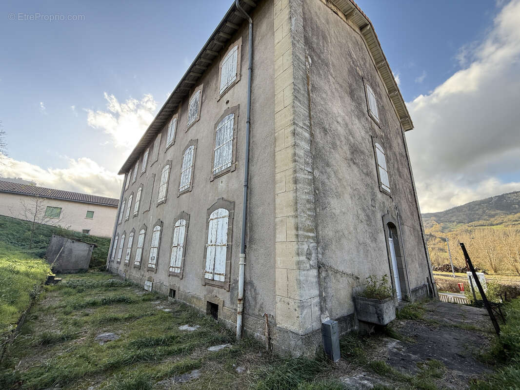 Maison à TOURNEMIRE
