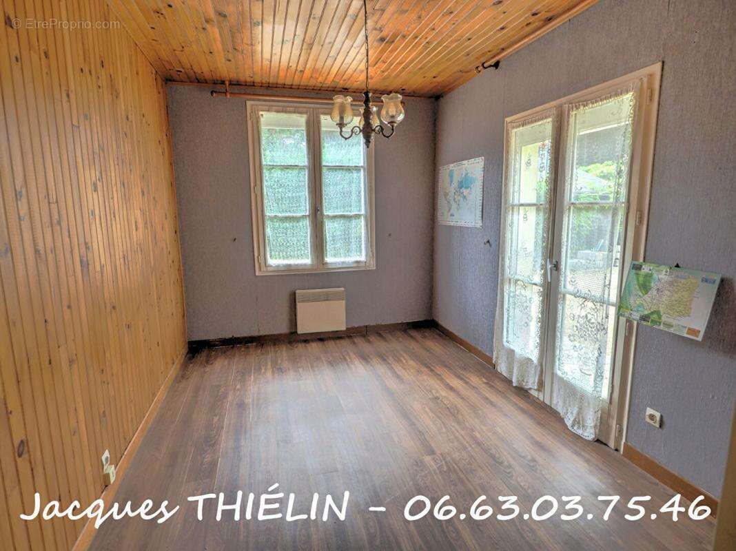 Maison à LONGUE-JUMELLES