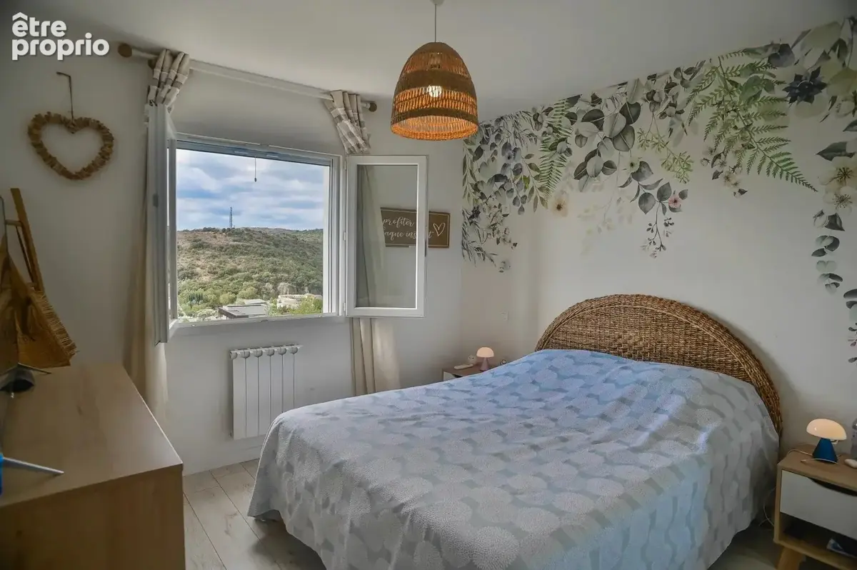 VILLENEUVE-LOUBET - Villa récente 4 Chambres – 120 M² – Piscine – Proche village - photo 6