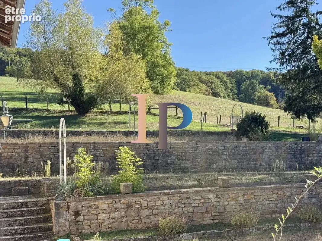 Maison avec dependances - photo 17