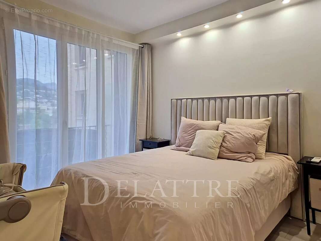 Vence appartement entierement rénové dans un secteur recherché - photo 6