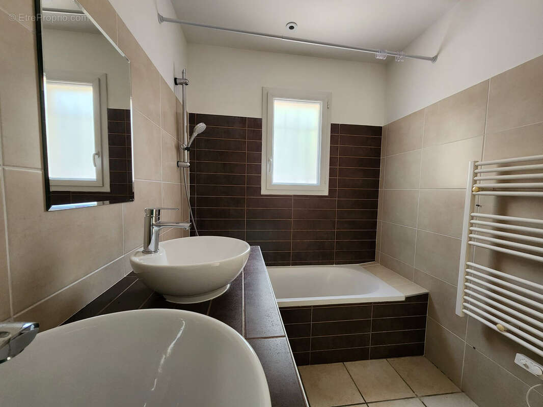 Maison à MERINDOL-LES-OLIVIERS