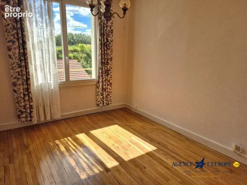 Appartement 55 m² à Vichy  - photo 5