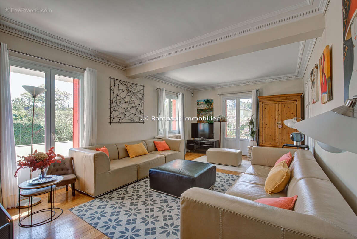 Maison à LA CELLE-SAINT-CLOUD