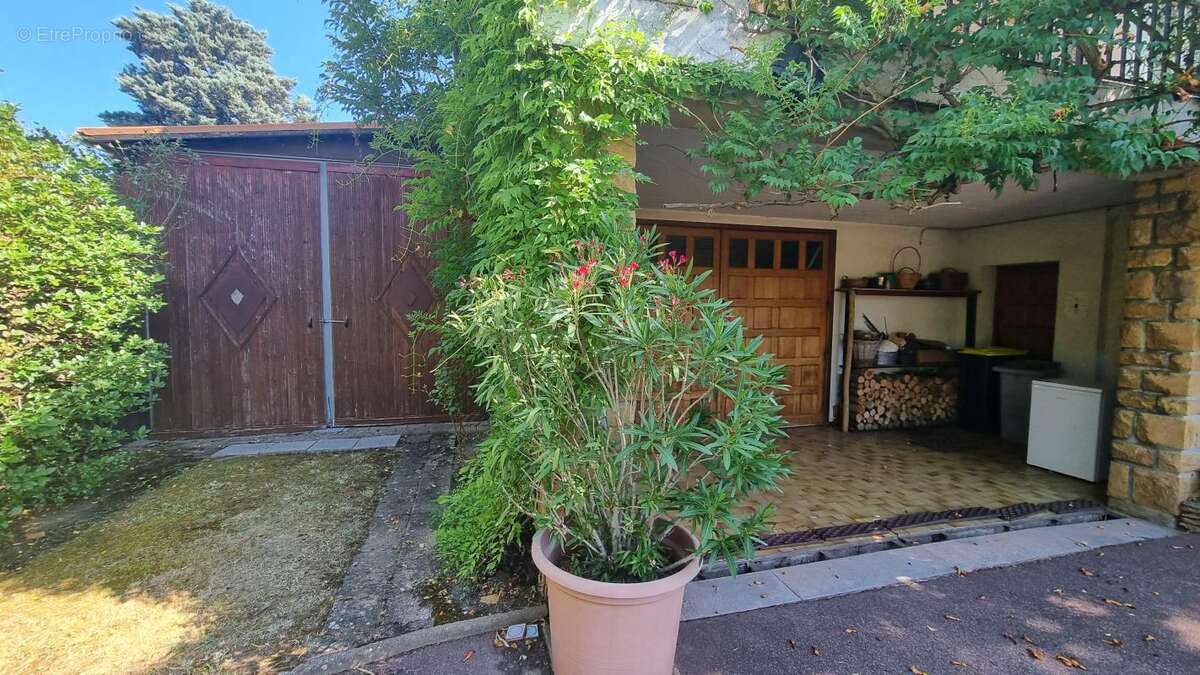 Maison à FONTAINES-SUR-SAONE