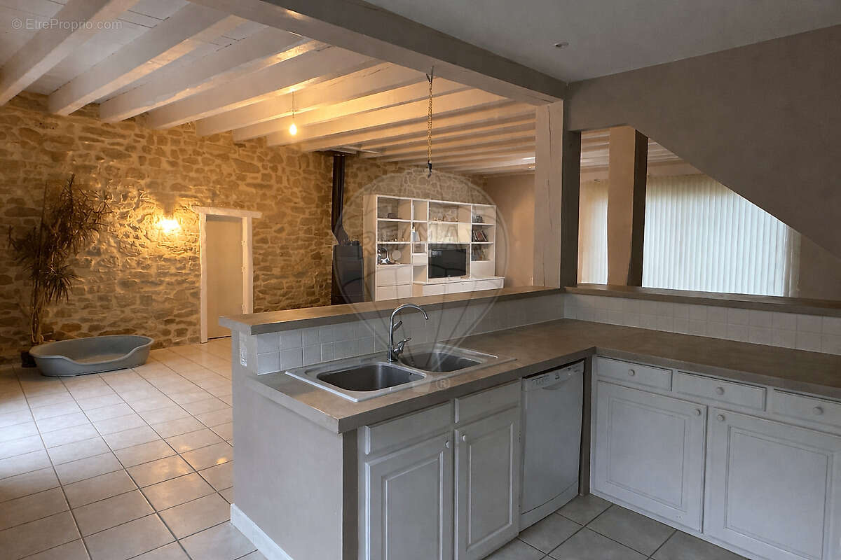 Maison à ANTUGNAC