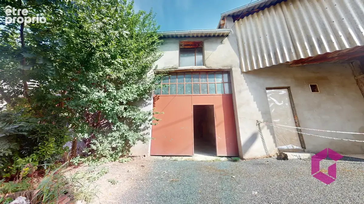 Beaulieu Maison de village 110m2 hab. 3 chambres - Terrasse , garage , cuvages et jardin - photo 2