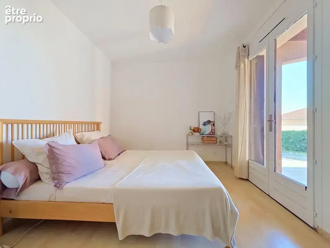 Maison - 3 Chambres - Sous sol complet - Cave - Double Garage - Deux terrasses - Pergola - Piscine - Jardin - Proche toutes comm - photo 20