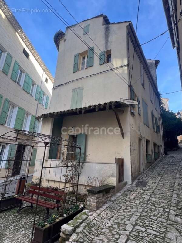 Maison à FORCALQUIER