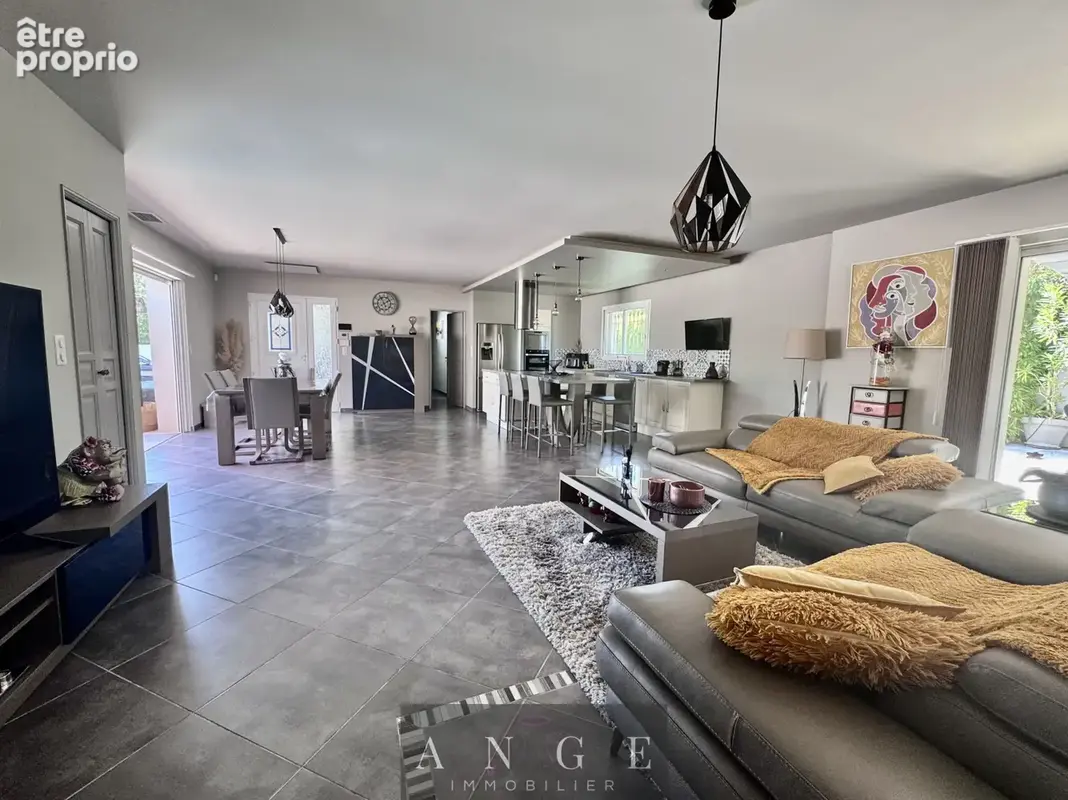 La farlède propriété d'exception 200 m2 habitables t2 indépendant - photo 5