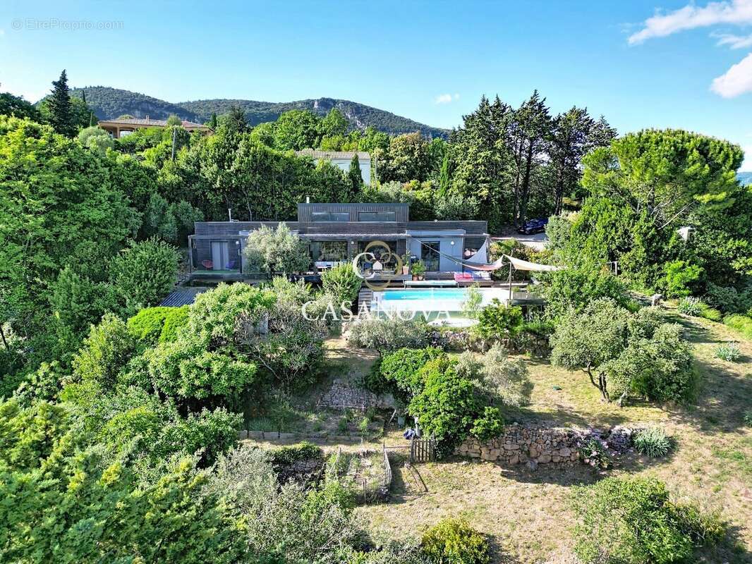 Villa d'architecte contemporaine avec piscine à débordement chauffée et vue panoramique exceptionnelle sur les hauteurs de Lodèv - photo 17