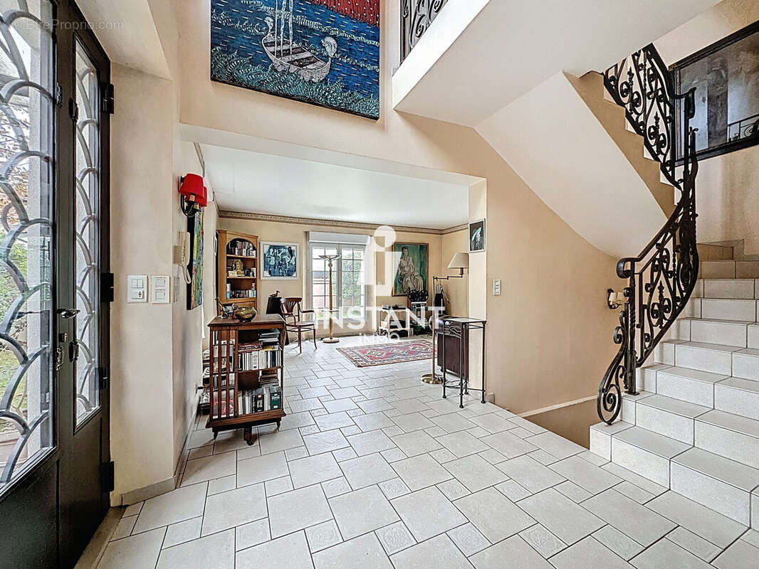 Maison à SAINT-MAUR-DES-FOSSES