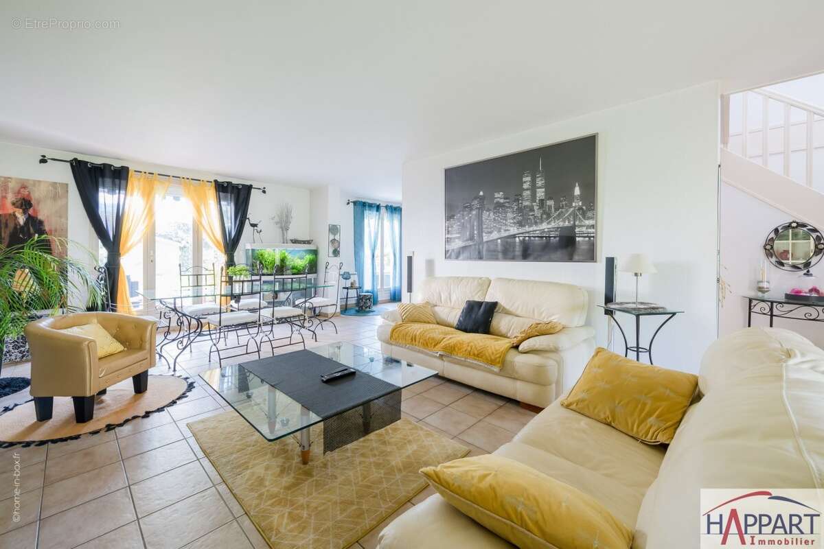 Maison 200 m² à Saint-Germain-Les-Corbeil  - photo 3