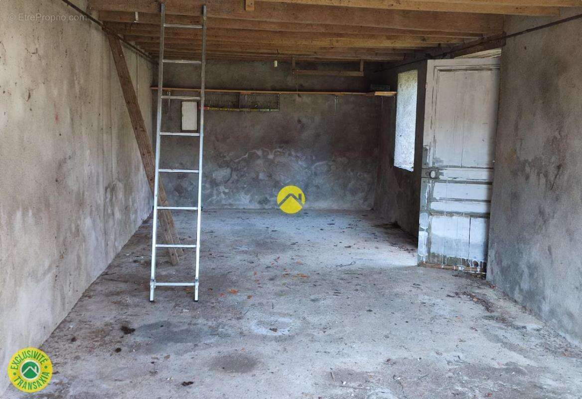 Maison à SAINT-MARTIN-D&#039;AUXIGNY