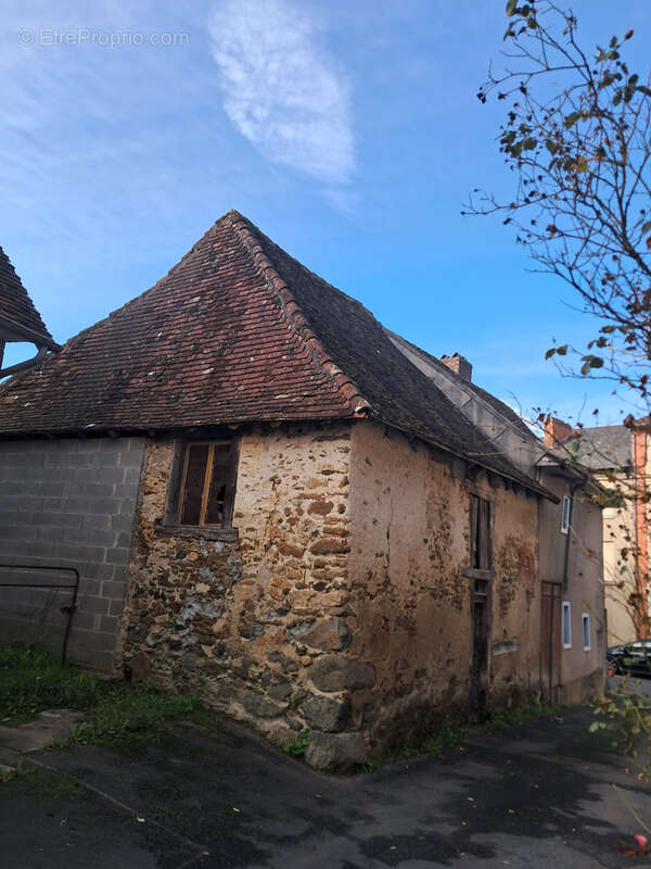 Maison à LUBERSAC