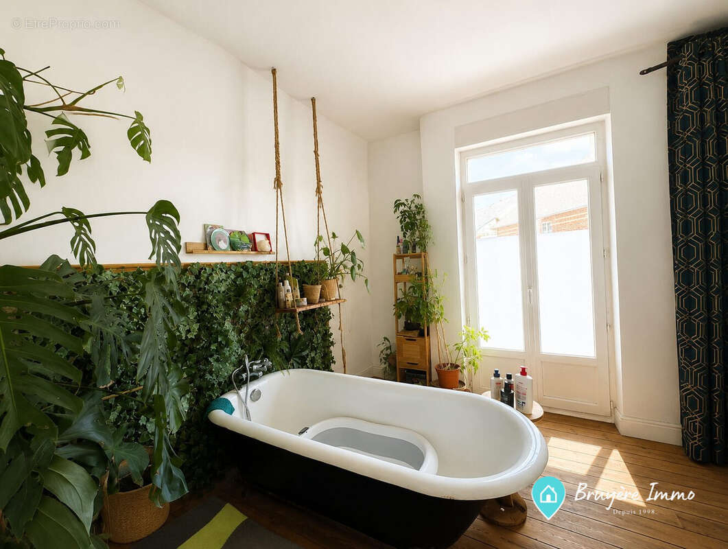 Maison 174 m² à La Capelle  - photo 9