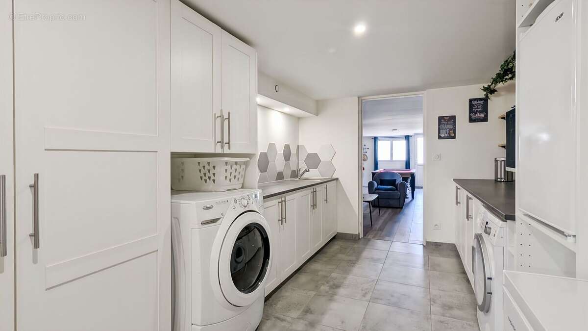 Maison 217 m² à Lentilly  - photo 18
