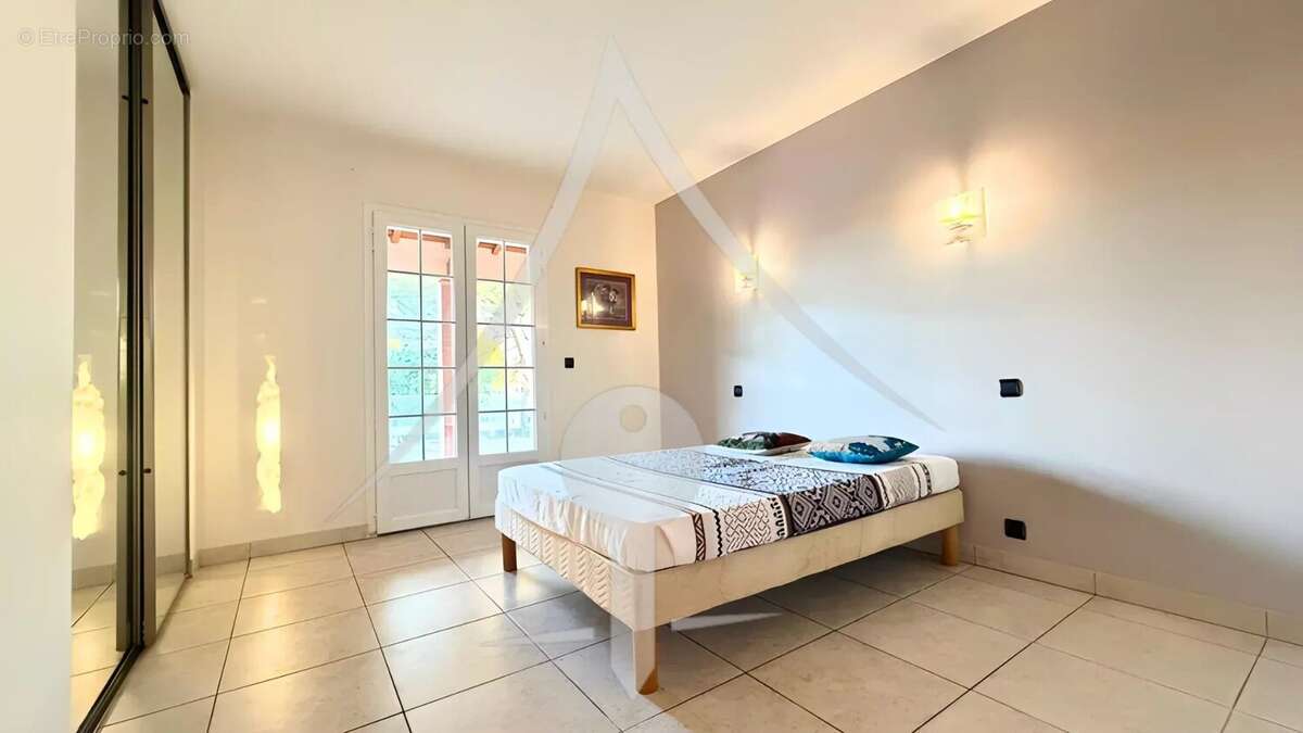 Maison à LAVERNOSE-LACASSE