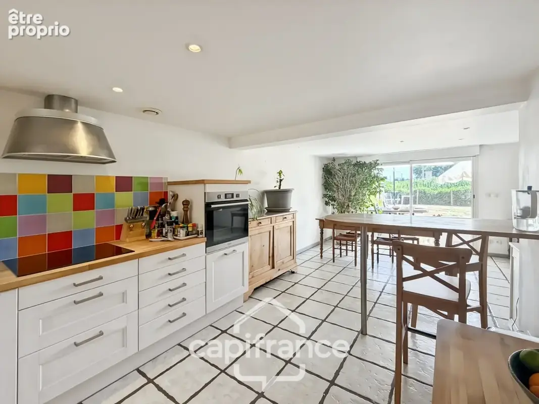 Chanas – Une maison familiale au cœur d'un environnement naturel privilégié composée de 6 pièces - photo 7