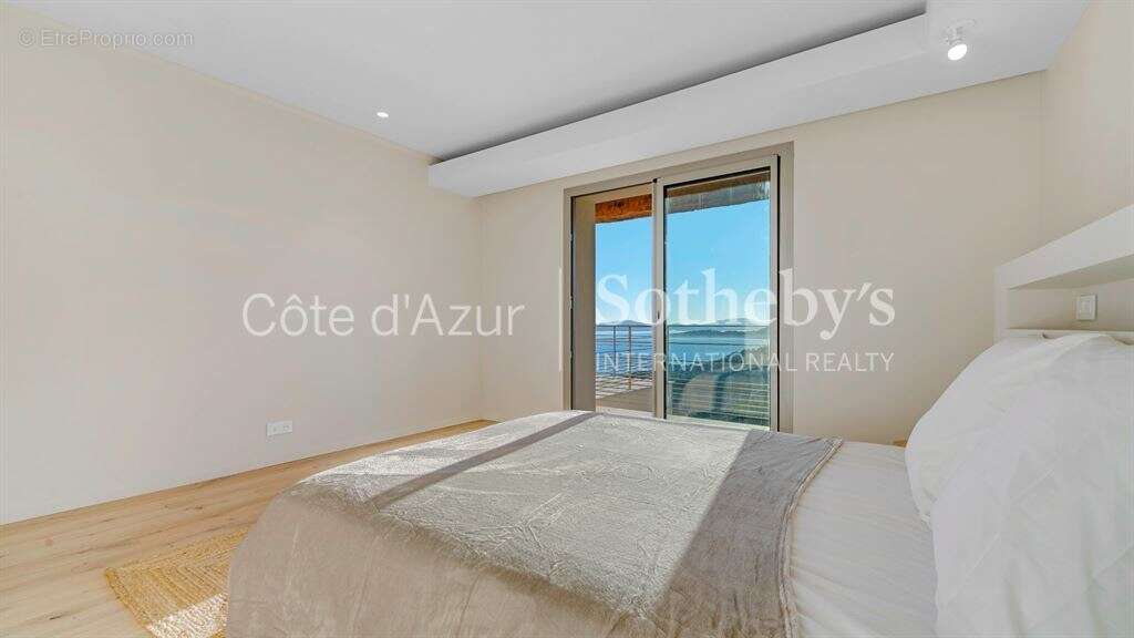 Maison à LES ISSAMBRES