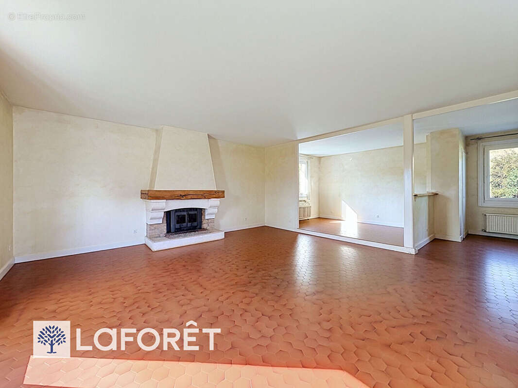 Maison traditionnelle de 104 m² avec sous-sol complet, terrain de 1 980 m² et très belle vue , Saint-Jean-des-Vignes - photo 4